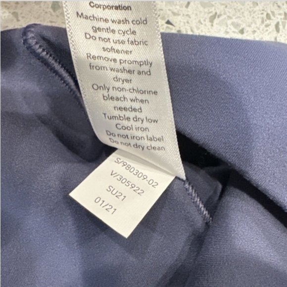 Athleta Small Legging Salutation Stash Pocket II Intention Capri-Medieval Violet - Picture 7 of 12